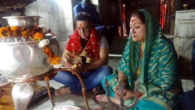 Govinda, wife Sunita pay obeisance at Himachal temples